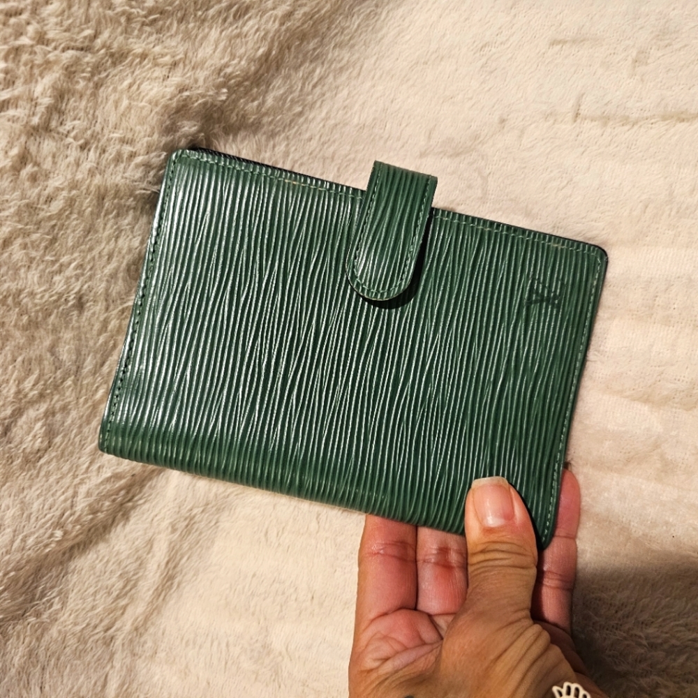 Authentic Louis Vuitton Epi Green Agenda